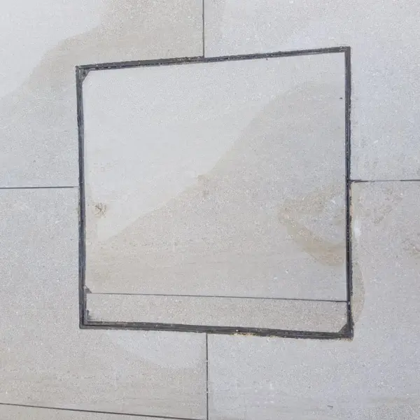 דלת נסתרת לקיר מנירוסטה, בהתאמה אישית