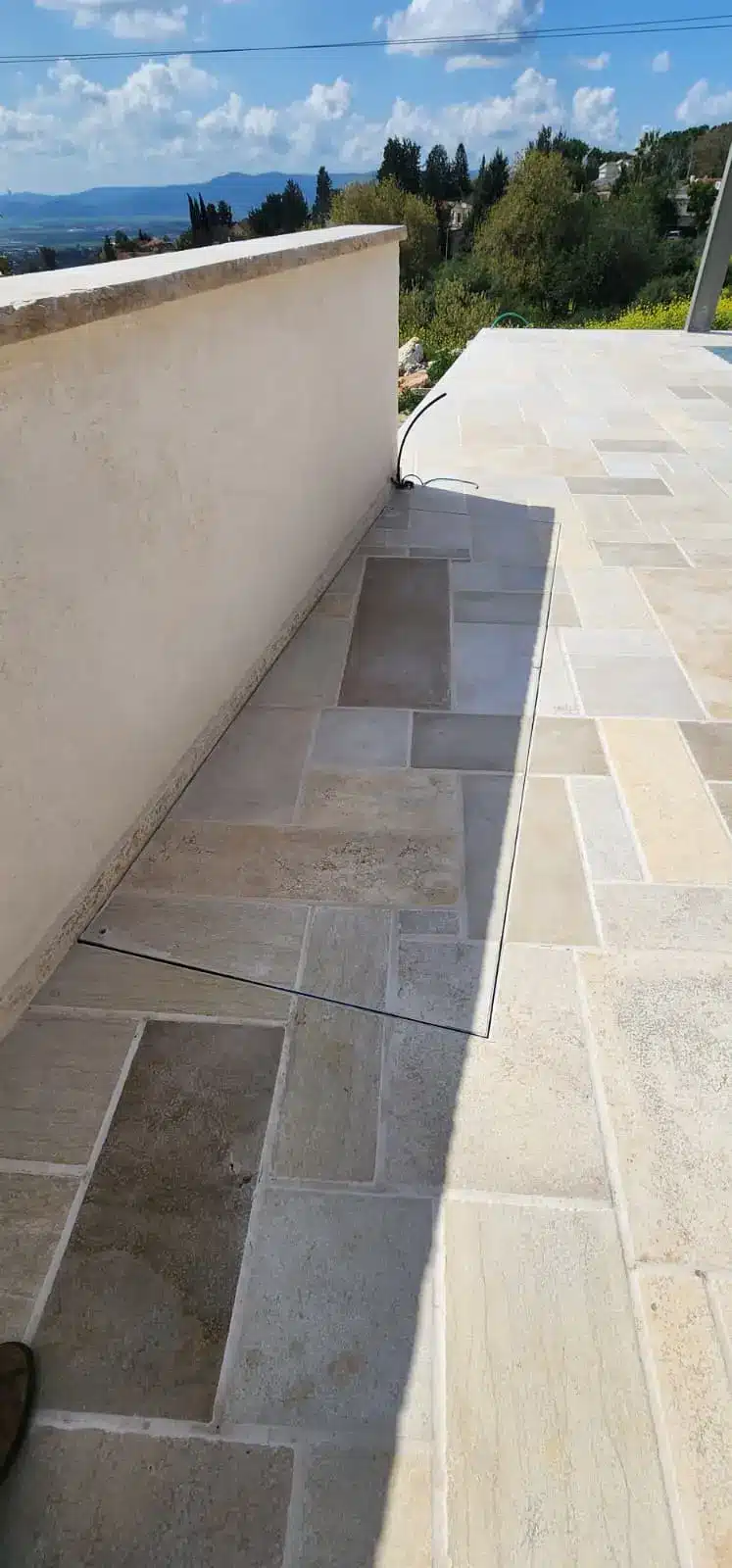 דלת גישה נסתרת למרתף מנירוסטה, בהתאמה אישית