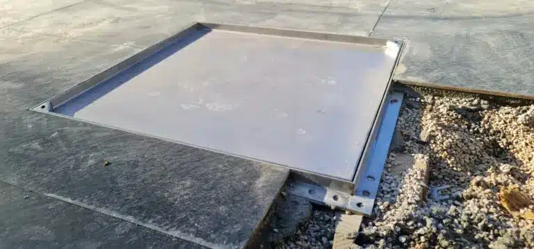 מכסה נירוסטה לשוחת ביוב 75×75 ס"מ